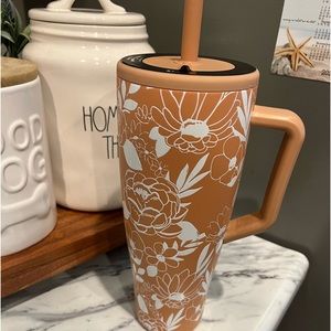 Brumate era - Holley Gabrielle sandstone bloom 40 oz
